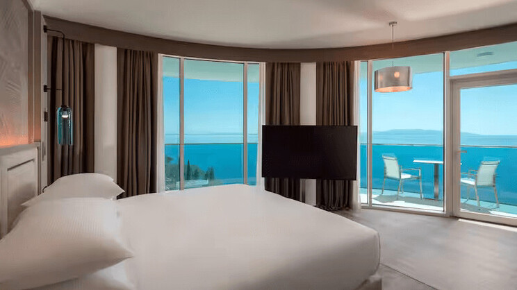 King Executive Room With Balcony and Sea View 